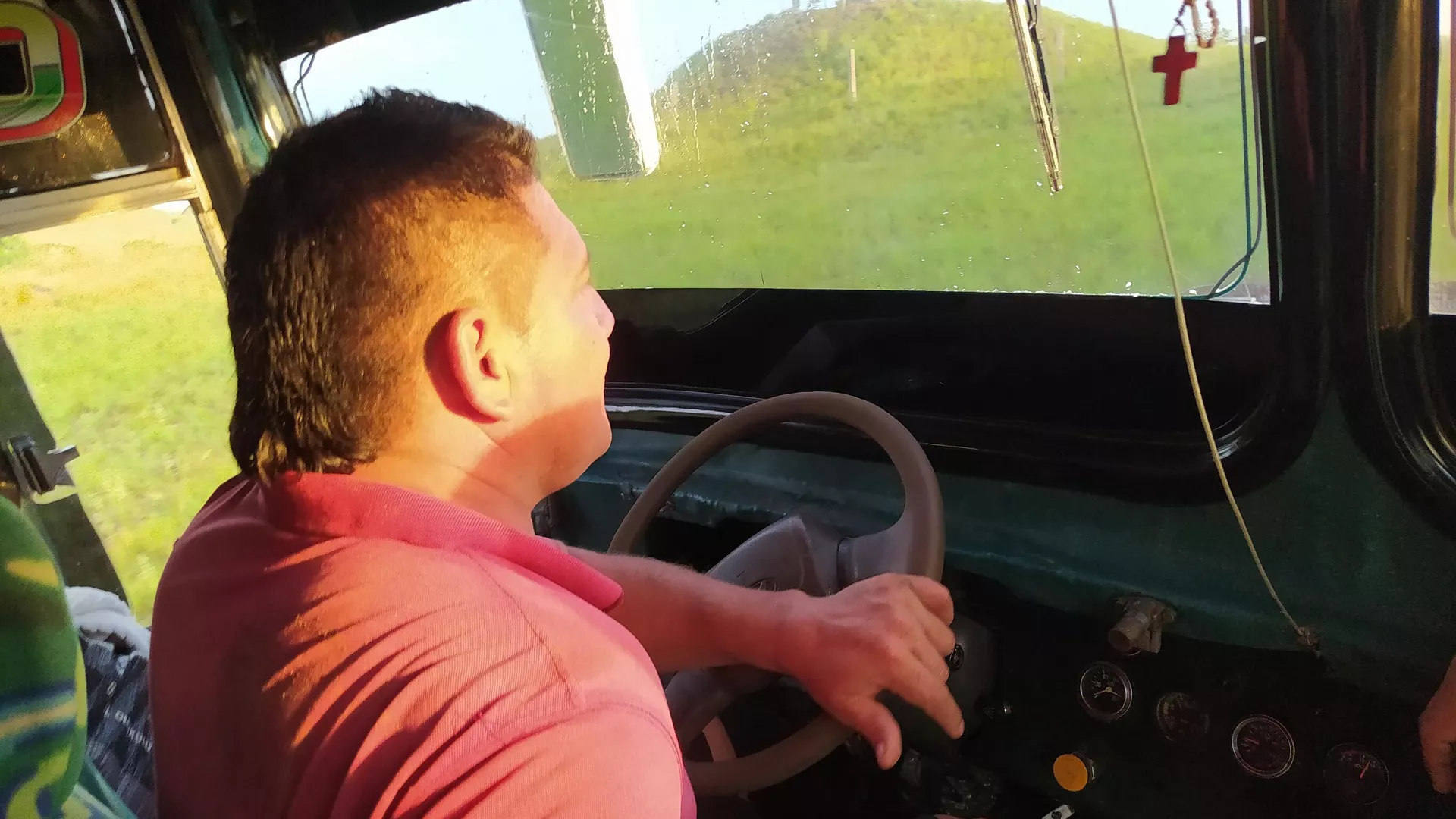 Néstor Esguerra es conductor de bus en los llanos orientales de Colombia Néstor Esguerra es conductor de bus en los llanos orientales de Colombia - Sputnik Mundo, 1920, 21.04.2021