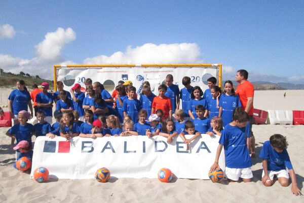 'Niños de Chernóbil', participantes del programa de la Asociación Ledicia Cativa durante una actividad deportiva en Galicia - Sputnik Mundo