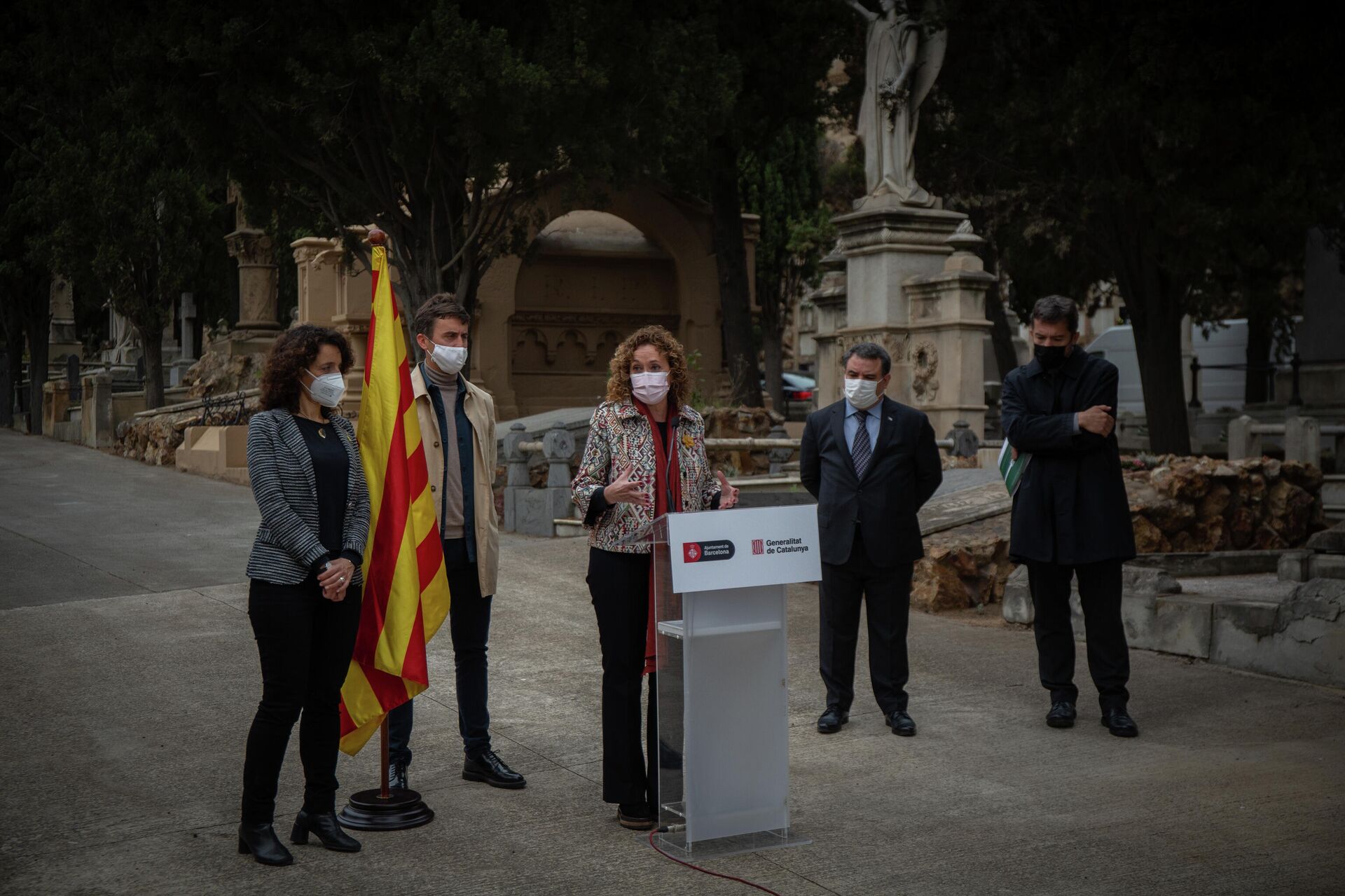 Apertura de una fosa común en Montjuic para recuperar los restos del poeta Pablo de la Torriente - Sputnik Mundo, 1920, 28.04.2021