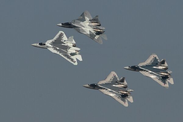 Unos cazas Su-57 de las Fuerzas Aeroespaciales de Rusia - Sputnik Mundo