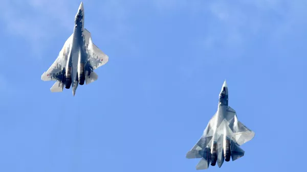 Unos cazas Su-57 de las Fuerzas Aeroespaciales de Rusia - Sputnik Mundo