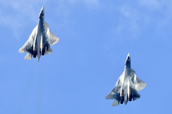Unos cazas Su-57 de las Fuerzas Aeroespaciales de Rusia - Sputnik Mundo