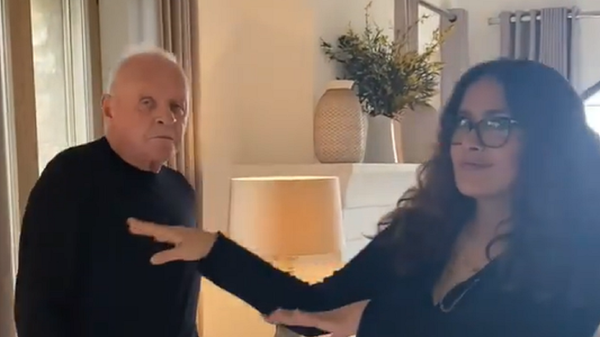 Anthony Hopkins junto a Salma Hayek - Sputnik Mundo