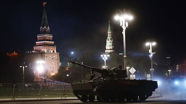 El ensayo nocturno del Desfile de la Victoria, Moscú, el 17 de junio del 2020 - Sputnik Mundo