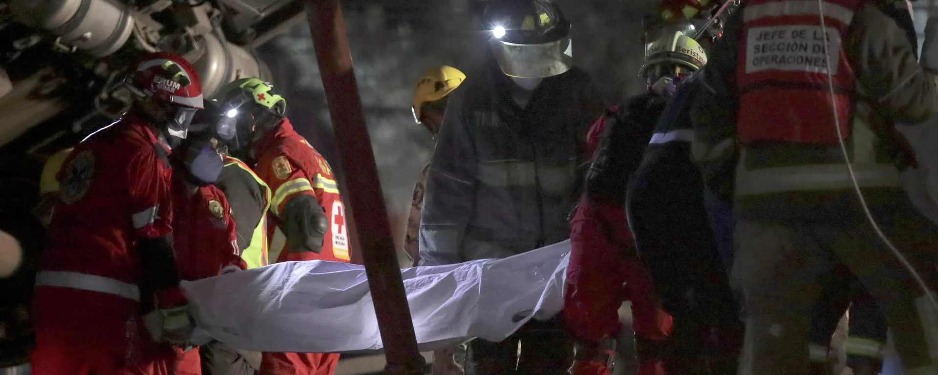 Rescatistas en México tras el colapso del metro Rescatistas en México tras el colapso del metro - Sputnik Mundo, 1920, 04.05.2021