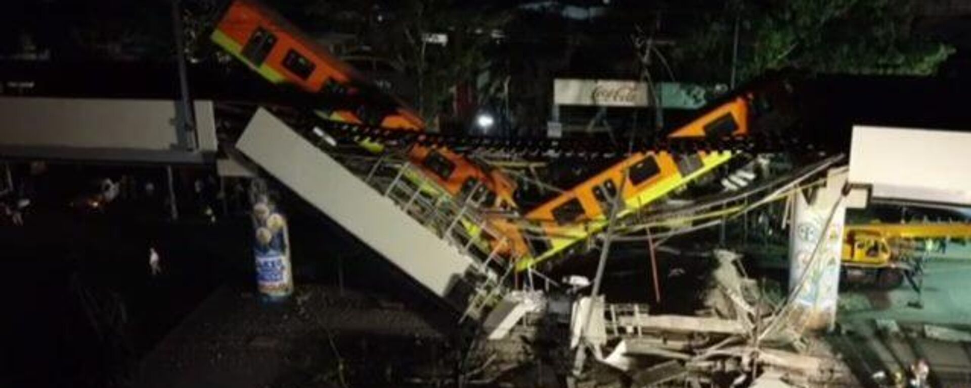 Un dron capta el mortal derrumbe de un puente del metro en México - Sputnik Mundo, 1920, 14.07.2021