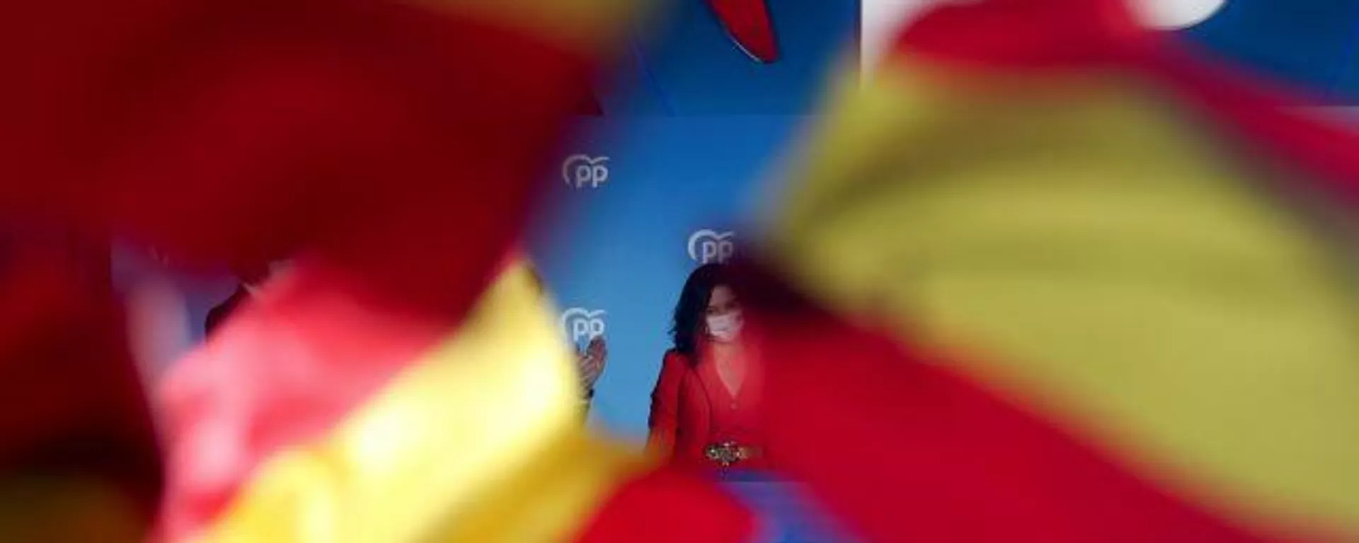 Los seguidores del Partido Popular celebran la victoria de Ayuso en las elecciones de Madrid Los seguidores del Partido Popular celebran la victoria de Ayuso en las elecciones de Madrid - Sputnik Mundo, 1920, 05.05.2021