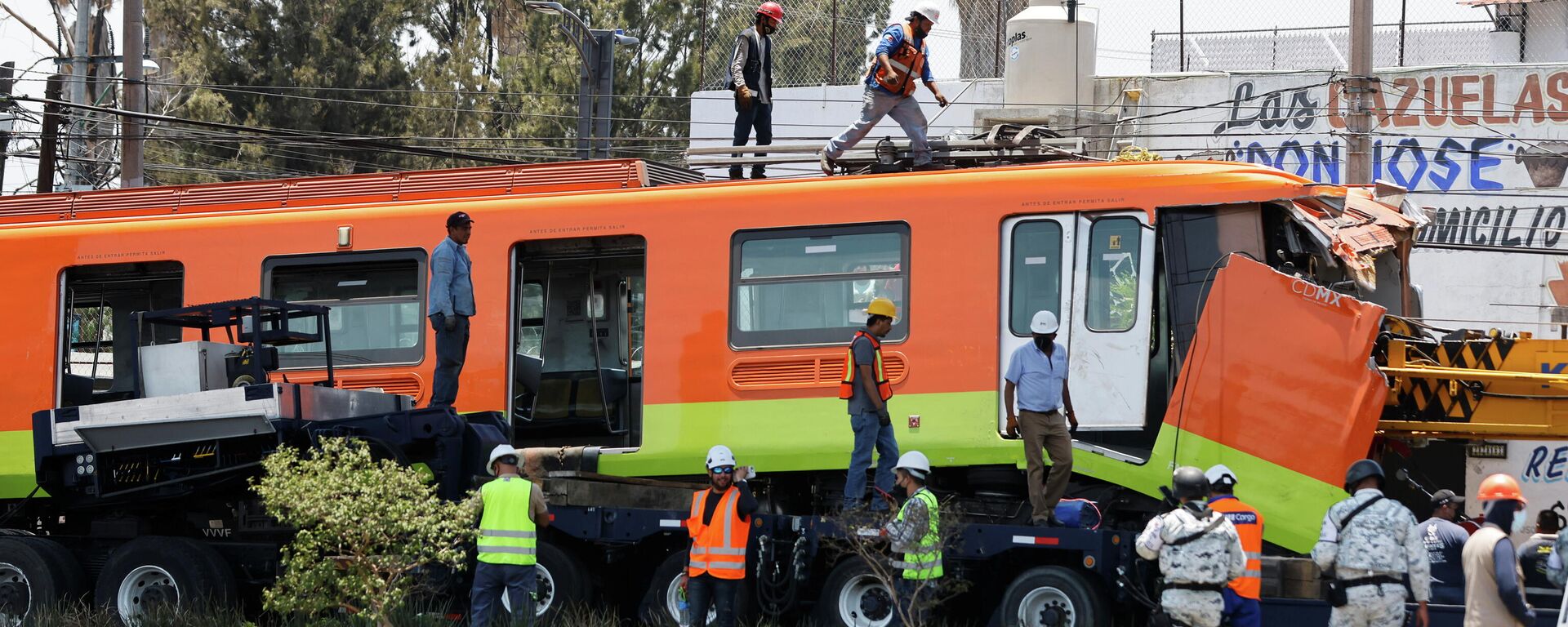 El descarillado vagon del metro de CDMX - Sputnik Mundo, 1920, 04.05.2021