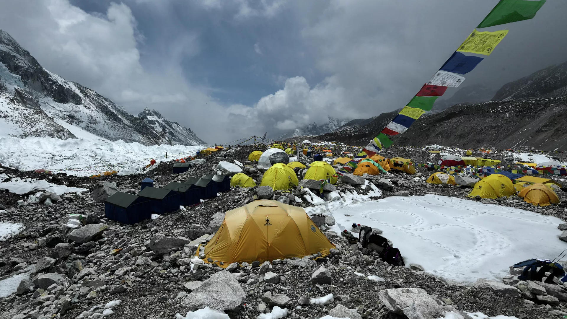 Campamento de ascenso al Everest