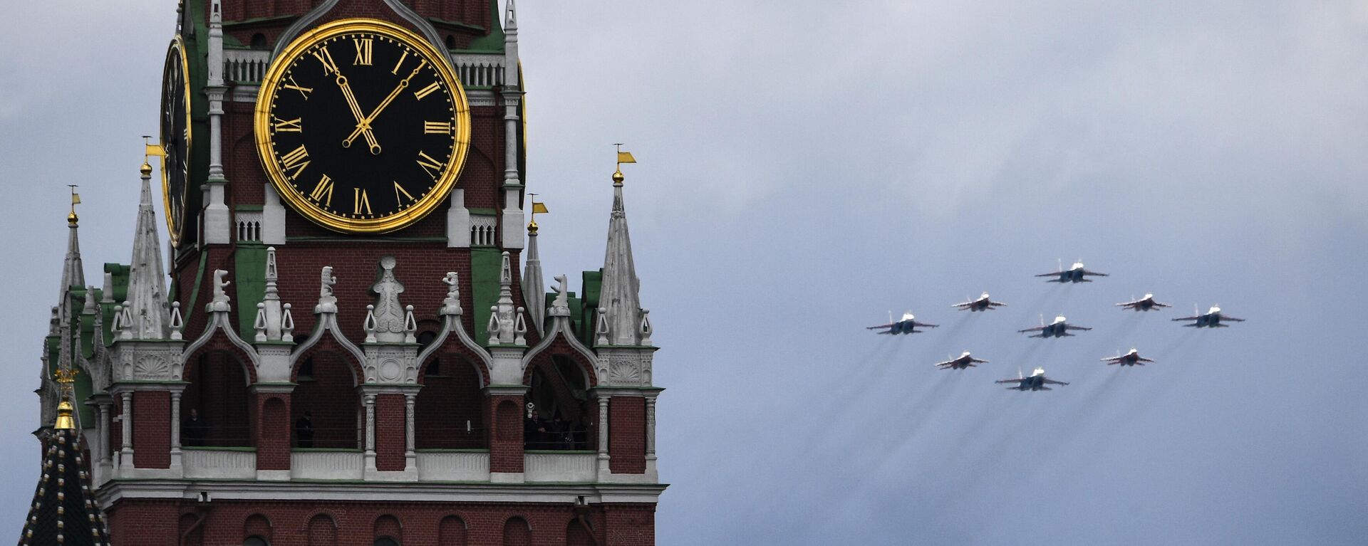 Los grupos de acrobacia aérea de las Fuerzas Aeroespaciales de Rusia durante un ensayo para el Desfile de la Victoria de 2021 - Sputnik Mundo, 1920, 09.05.2021