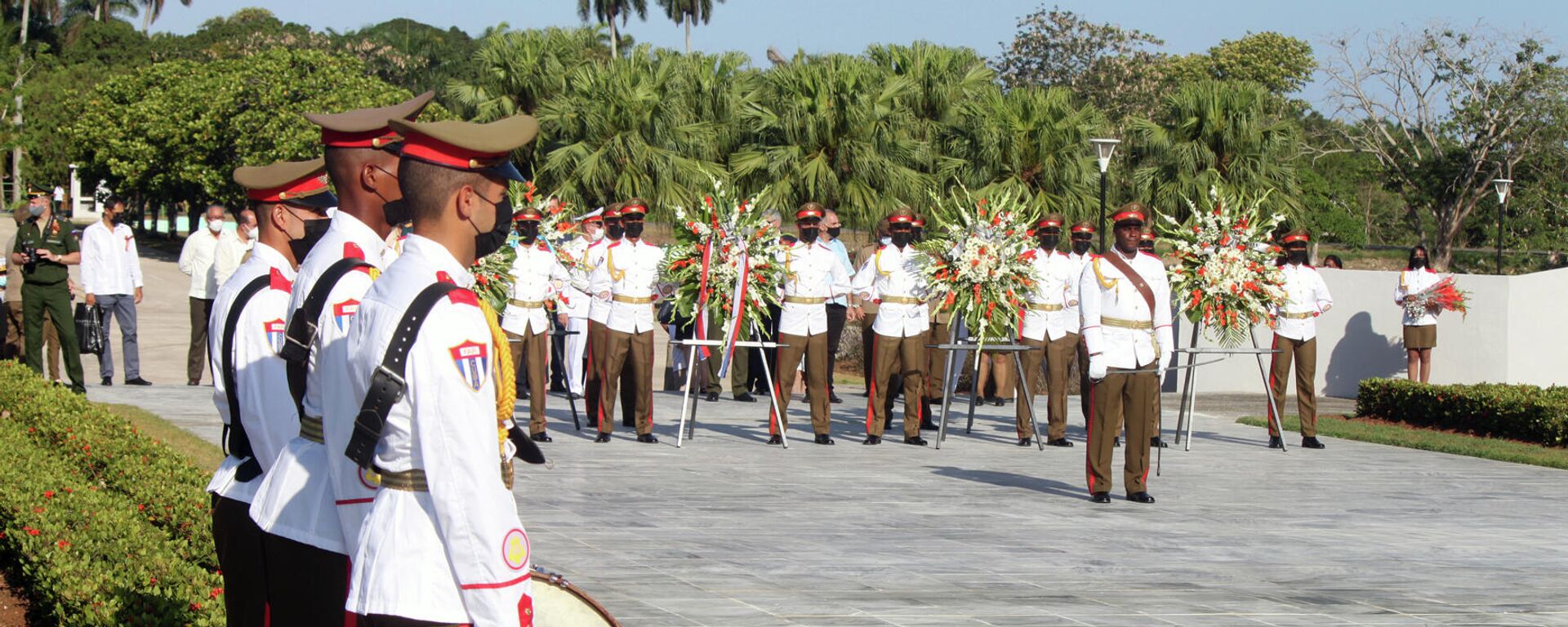 Conmemoración del Día de la Victoria sobre el fascismo en el memorial al Soldado Internacionalista Soviético en La Habana - Sputnik Mundo, 1920, 09.05.2021