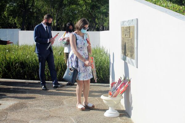 Conmemoración del Día de la Victoria sobre el fascismo en el memorial al Soldado Internacionalista Soviético en La Habana - Sputnik Mundo