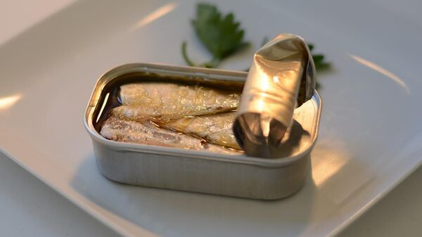 Sardinas en lata (imagen referencial) - Sputnik Mundo