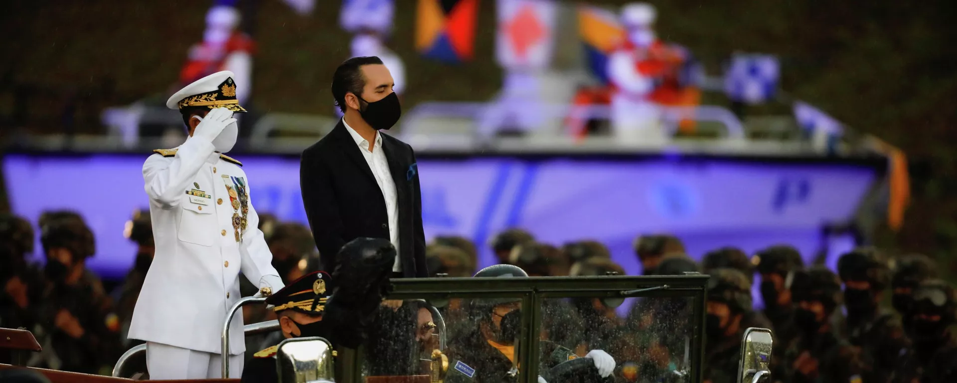 El presidente de El Salvador, Nayib Bukele, durante un desfile militar el 7 de mayo de 2021 - Sputnik Mundo, 1920, 12.05.2021