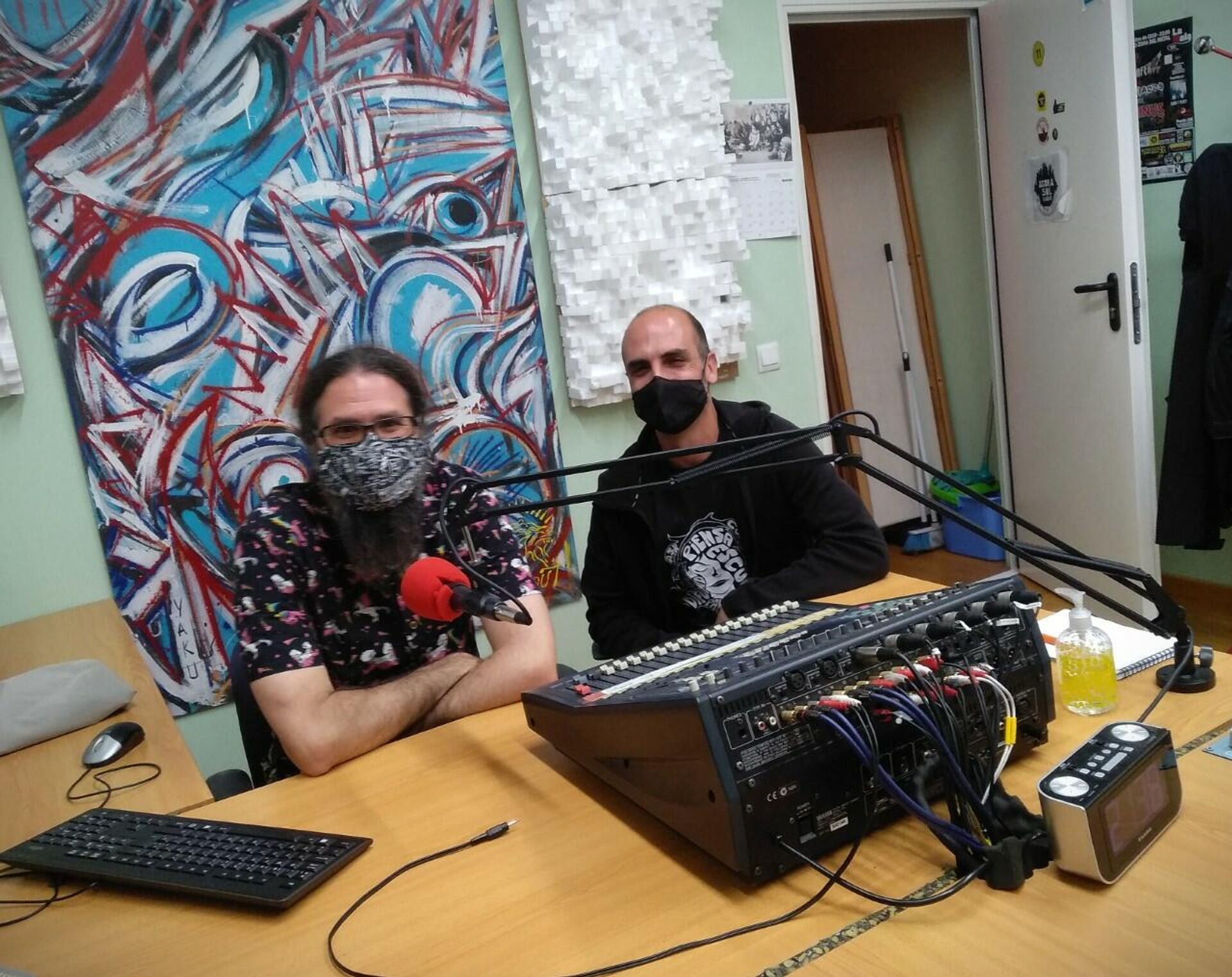 Juanfran y Jarri, participantes del 15-M y miembros de Ágora Sol Radio - Sputnik Mundo, 1920, 13.05.2021