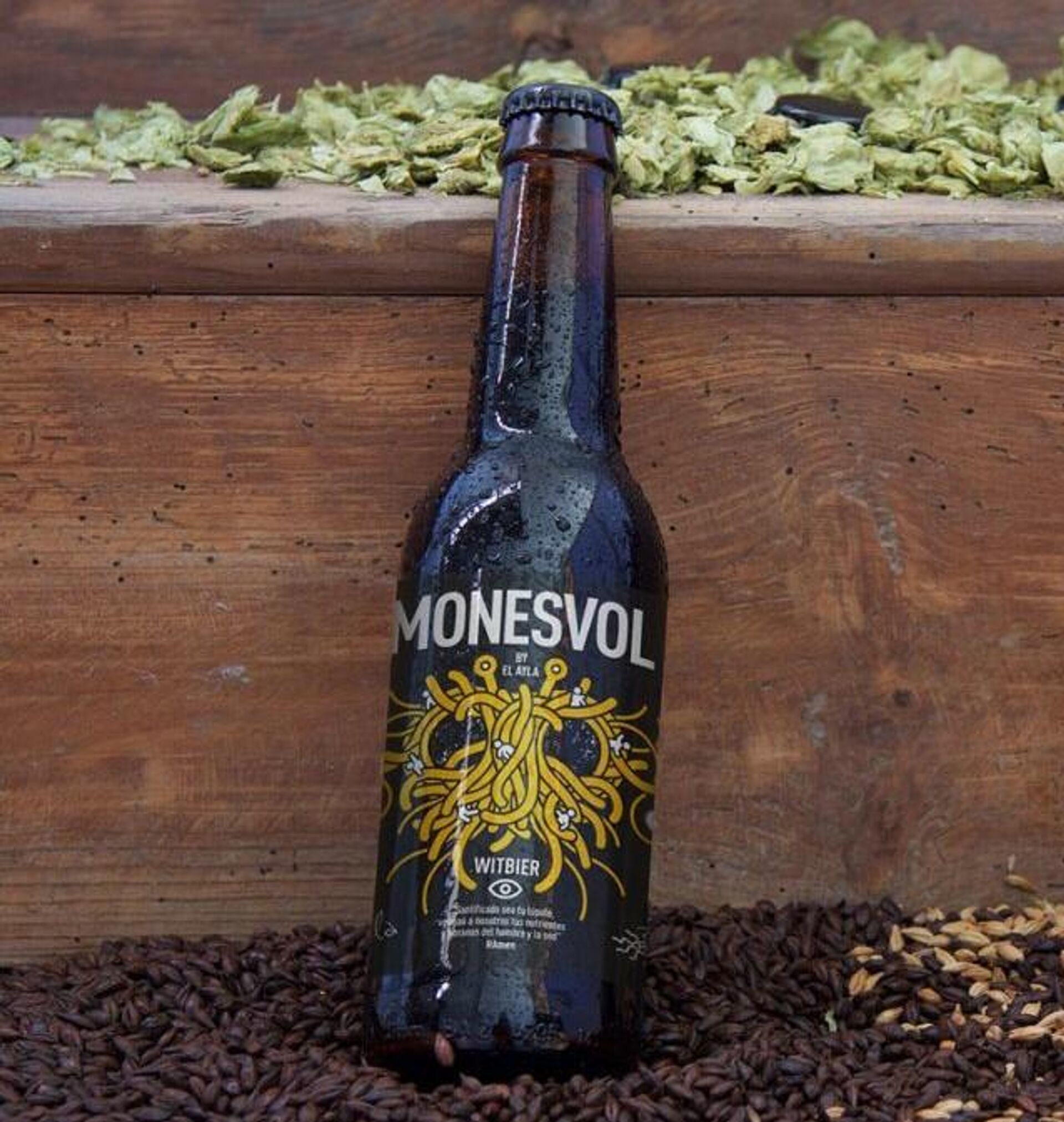 Una botella de cerveza Monesvol, la oficial del pastafarismo en España Una botella de cerveza Monesvol, la oficial del pastafarismo en España - Sputnik Mundo, 1920, 13.05.2021