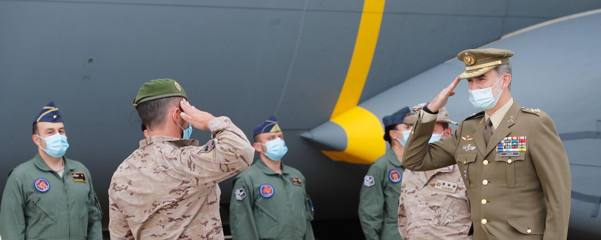 El rey Felipe VI en la Base Aérea de Torrejón (Madrid) para presidir el acto de reconocimiento al personal participante en misiones en Afganistán. - Sputnik Mundo, 1920, 13.05.2021
