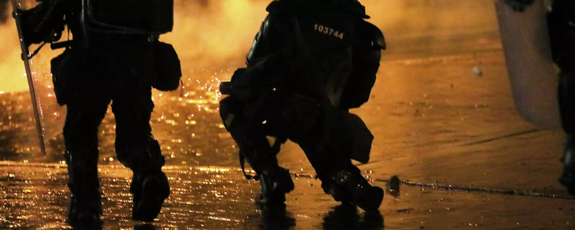 Agentes del ESMAC durante las protestas en Bogotá, Colombia - Sputnik Mundo, 1920, 19.05.2021