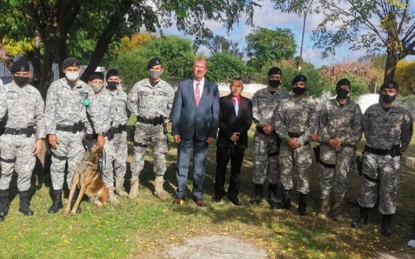 El embajador de Rusia en Uruguay, Andréi Budáev, fue recibido por los directivos de la Policía Nacional y la Guardia Republicana uruguaya - Sputnik Mundo