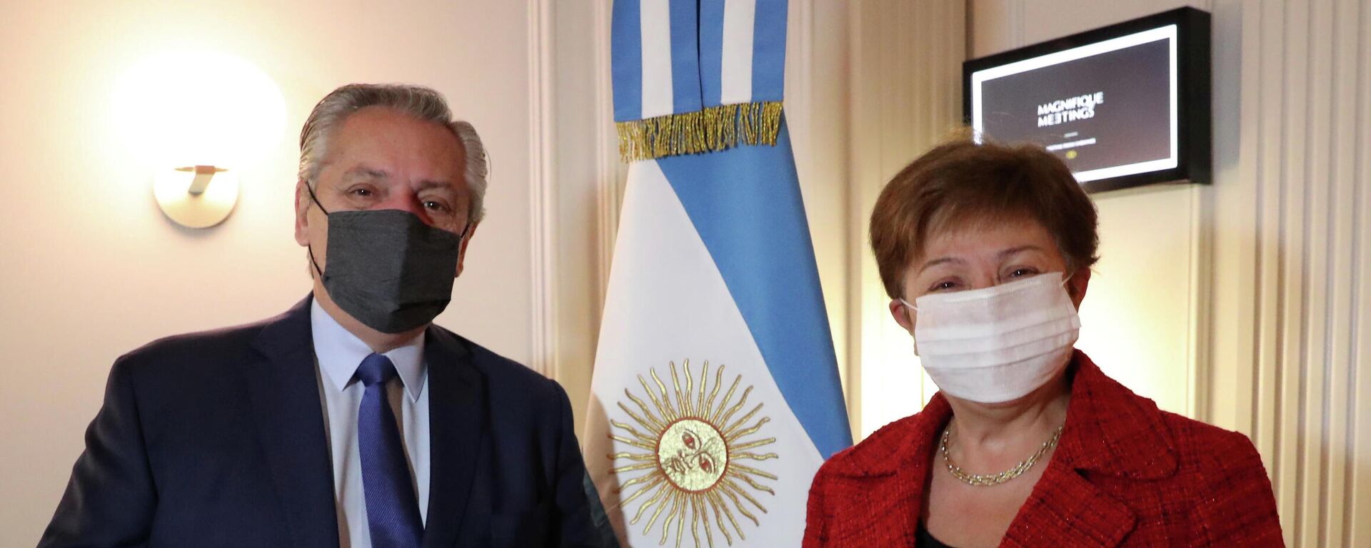 El presidente de Argentina, Alberto Fernández, y la directora gerente del FMI, Kristalina Georgieva - Sputnik Mundo, 1920, 14.05.2021