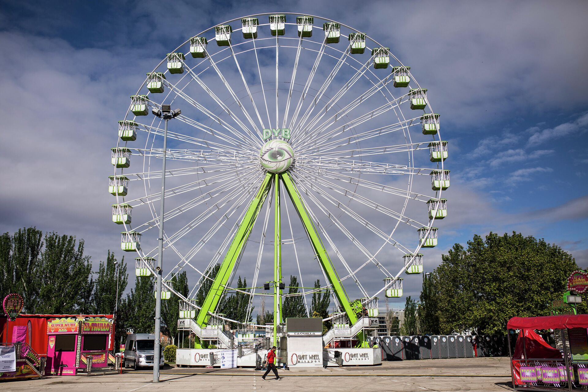 Noria de la feria levantada en Ifema para el día de San Isidro (Madrid) - Sputnik Mundo, 1920, 14.05.2021