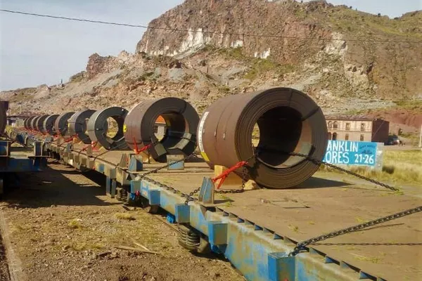 El transporte de bobinas de acero El transporte de bobinas de acero - Sputnik Mundo