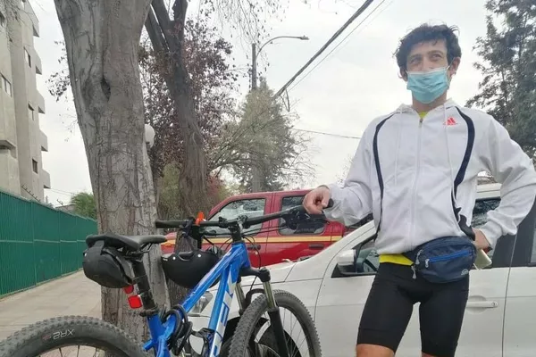 En bicicleta y scooter. Los chilenos eligen medios alternativos al auto para ir a votar a la mega elección

 - Sputnik Mundo