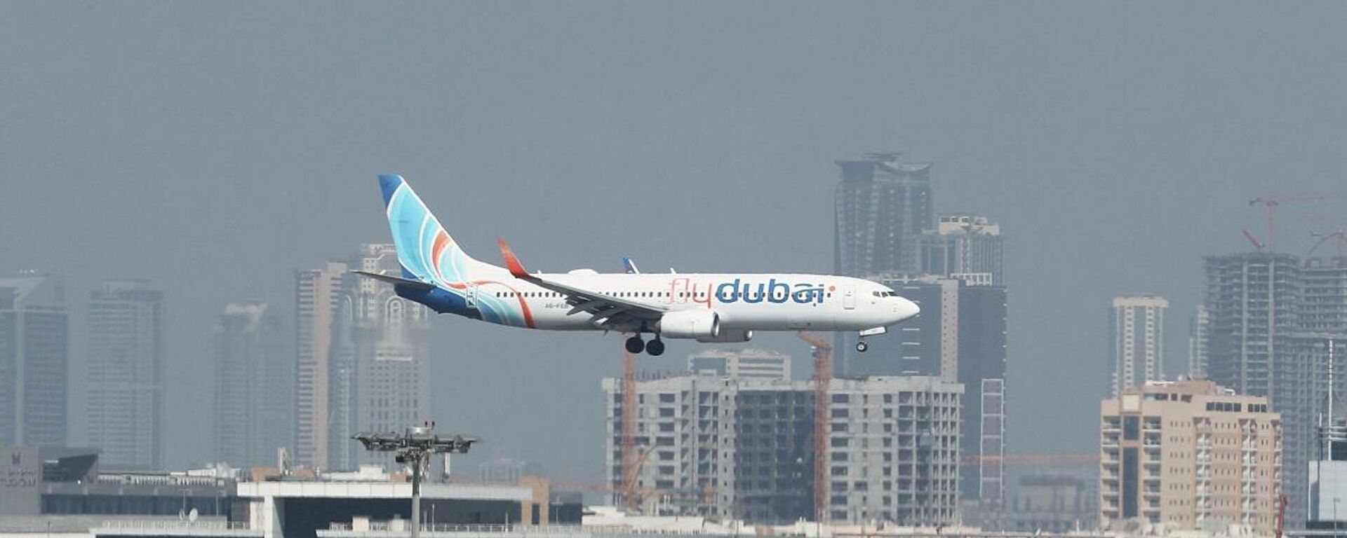 Boeing 737-800 de la aerolínea de los Emiratos Árabes Unidos Fly Dubai  - Sputnik Mundo, 1920, 16.05.2021