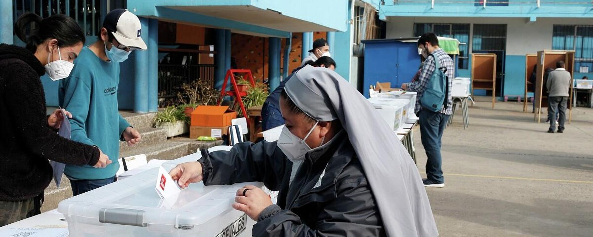 La votación en Chile, el 15 de mayo - Sputnik Mundo, 1920, 16.05.2021