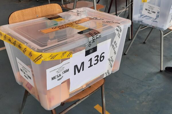 Urna sellada - Sputnik Mundo