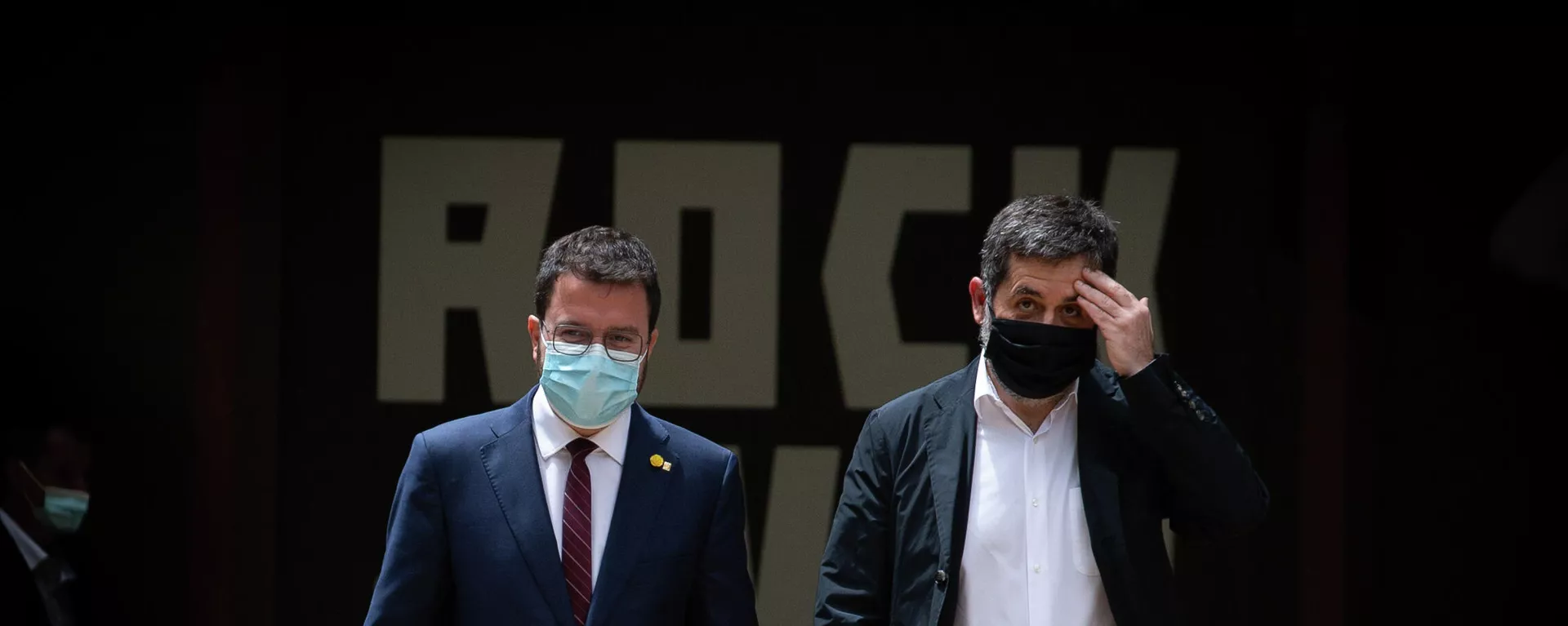 el dirigente de ERC y vicepresidente catalán, Pere Aragonès, y el secretario general de Junts, Jordi Sànchez el dirigente de ERC y vicepresidente catalán, Pere Aragonès, y el secretario general de Junts, Jordi Sànchez - Sputnik Mundo, 1920, 17.05.2021