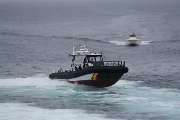 Ceuta es una ciudad autónoma española ubicada en la península Tingitana, en el continente africano. Su población es de unas 80.000 personas.En la foto: un barco de la Guardia Civil española patrulla el agua después de que miles de personas cruzaran a nado la frontera hispano-marroquí. Ceuta es una ciudad autónoma española ubicada en la península Tingitana, en el continente africano. Su población es de unas 80.000 personas.En la foto: un barco de la Guardia Civil española patrulla el agua después de que miles de personas cruzaran a nado la frontera hispano-marroquí. - Sputnik Mundo