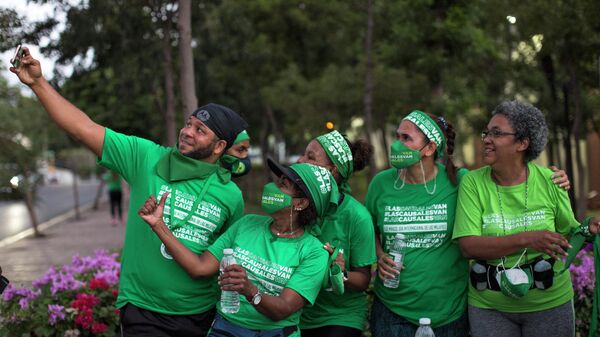 Manifestantes a favor de la despenalización del aborto en República Dominicana - Sputnik Mundo