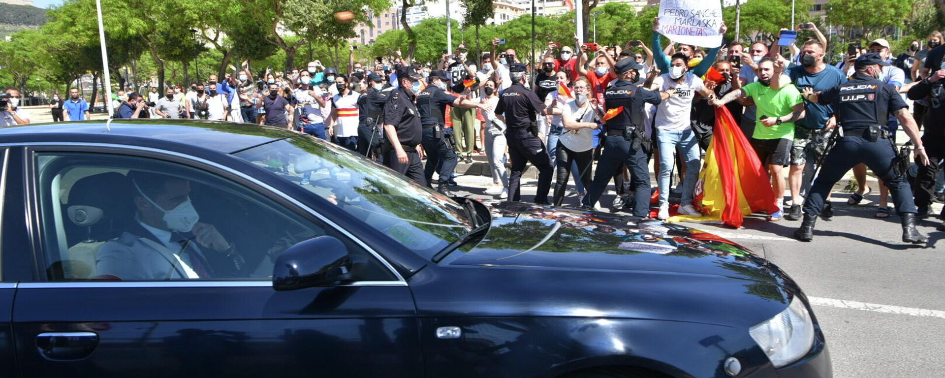 El presidente del Gobierno, Pedro Sánchez, a su llegada a Ceuta El presidente del Gobierno, Pedro Sánchez, a su llegada a Ceuta - Sputnik Mundo, 1920, 19.05.2021