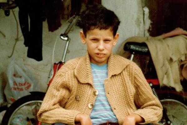 Miguel Ángel Sánchez, afectado por el síndrome de aceite tóxico de Salamanca, al poco tiempo de envenenarse Miguel Ángel Sánchez, afectado por el síndrome de aceite tóxico de Salamanca, al poco tiempo de envenenarse - Sputnik Mundo