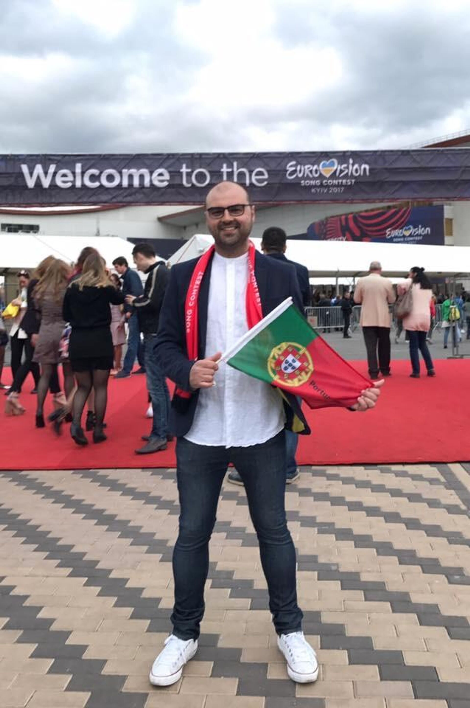 El eurofan español Iván Iñarra en el festival de Eurovisión celebrado en Kiev en 2017 - Sputnik Mundo, 1920, 21.05.2021