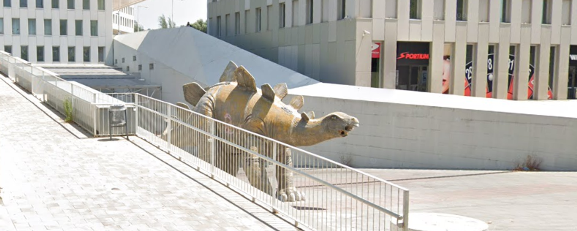 Dinosaurio en el que fue hallado el cadáver del hombre (Santa Coloma de Gramenet, Barcelona) - Sputnik Mundo, 1920, 24.05.2021