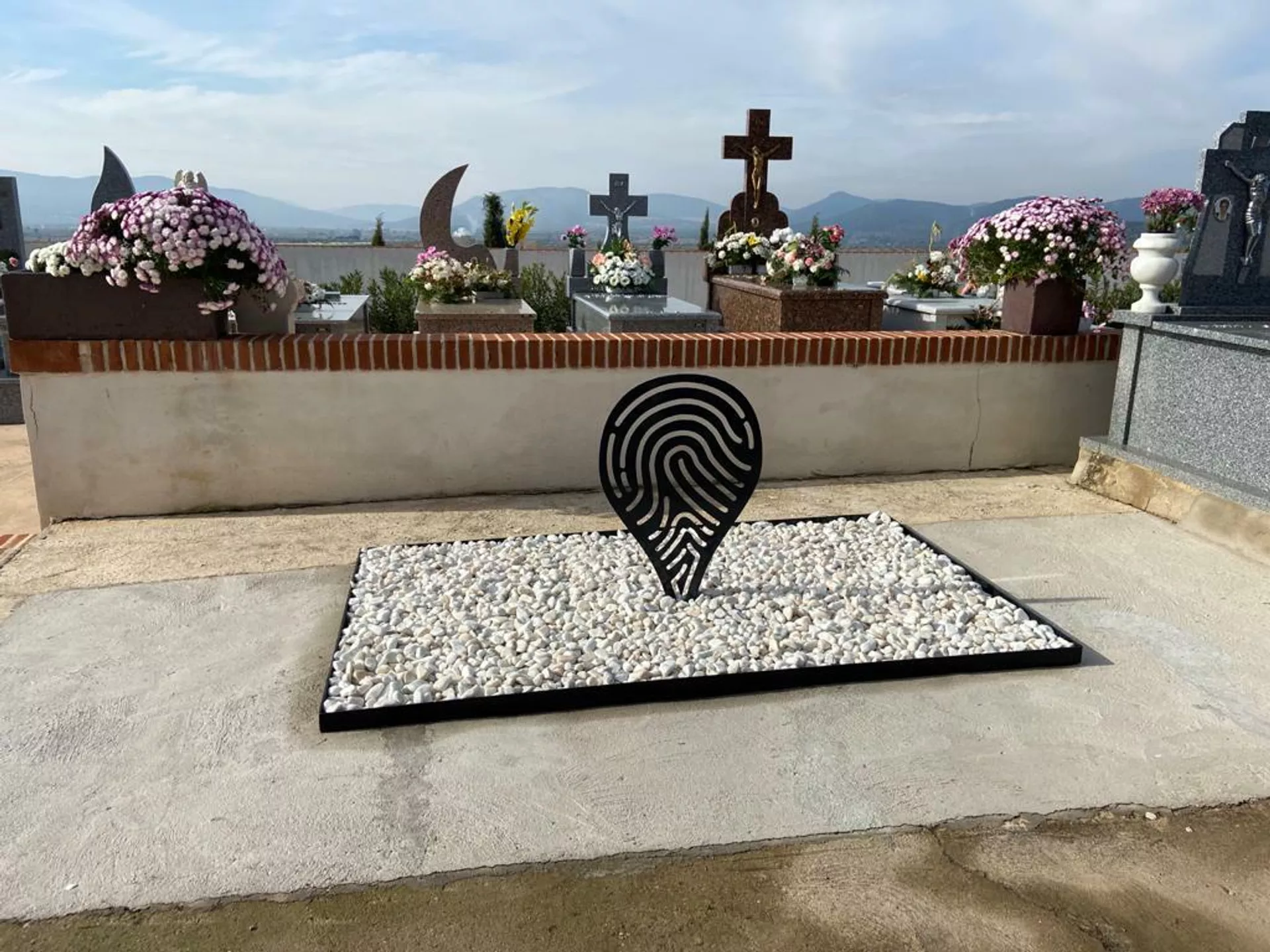Señalización de la fosa en el cementerio de Piedrabuena (Ciudad Real) Señalización de la fosa en el cementerio de Piedrabuena (Ciudad Real) - Sputnik Mundo, 1920, 25.05.2021