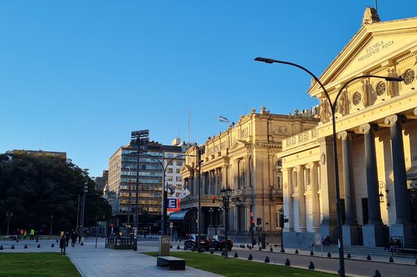 El área del palacio de Tribunales y el Teatro Colón, escenas de una ciudad fantasma - Sputnik Mundo