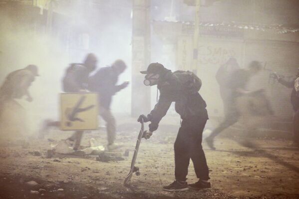 Ante tales abusos, la Organización de las Naciones Unidas (ONU), la OEA, la Unión Europea y organizaciones de derechos humanos, entre otros, han denunciado ante la comunidad internacional un uso desproporcionado de la fuerza por parte de la Policía de Colombia.  - Sputnik Mundo