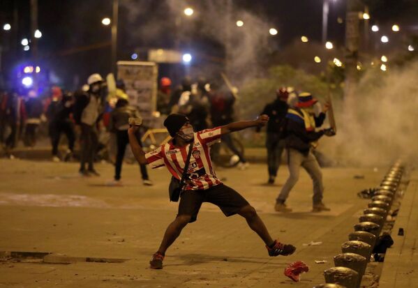 La oficina capitalina de la Cruz Roja Colombiana informó que atendió a 139 personas en las manifestaciones de la capital. - Sputnik Mundo