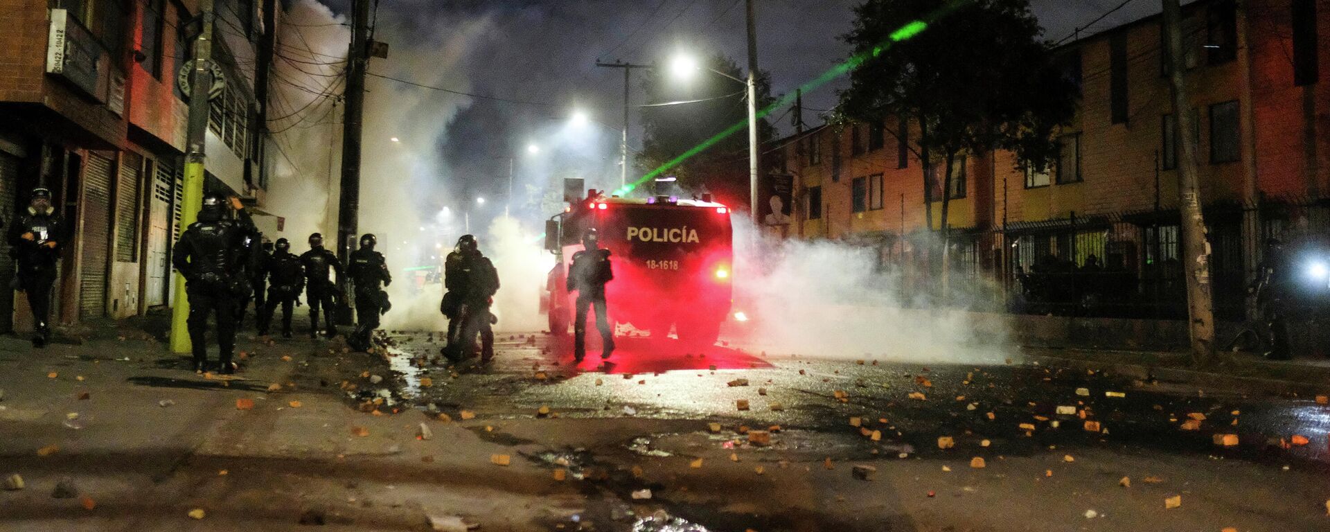La Policía colombiana durante las protestas en Bogotá - Sputnik Mundo, 1920, 29.05.2021