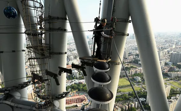 Uno de los guías de la Canton Tower. - Sputnik Mundo