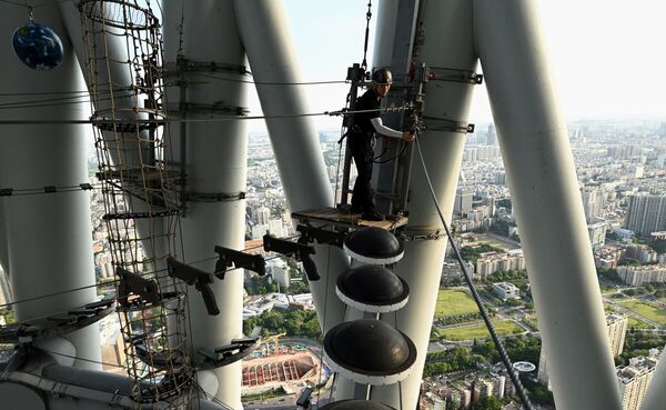 Uno de los guías de la Canton Tower. - Sputnik Mundo