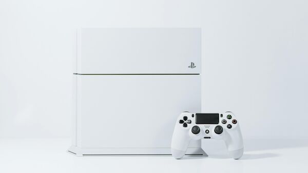Una Playstation 4 - Sputnik Mundo