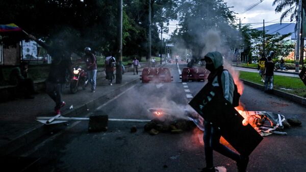 Carretera bloqueada en Medellín, Colombia - Sputnik Mundo