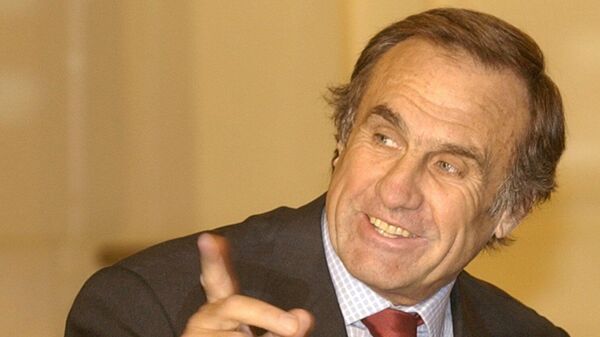  El senador argentino y expiloto de fórmula 1 Carlos Reutemann  - Sputnik Mundo