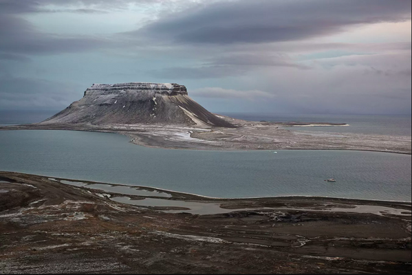 La foto de Vladímir Melnik En el estrecho de Eyra. Archipiélago Tierra de Francisco José 2018 ganó en la categoría archivo vivo. - Sputnik Mundo