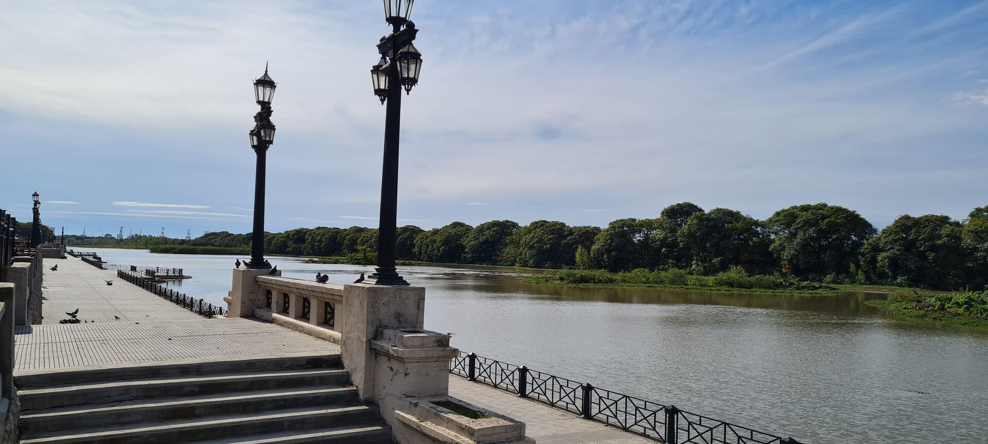 Entre la Av. Costanera Sur y la Reserva, donde antes estaba el Balneario Municipal, ahora está la laguna de Los Coipos - Sputnik Mundo, 1920, 11.06.2021