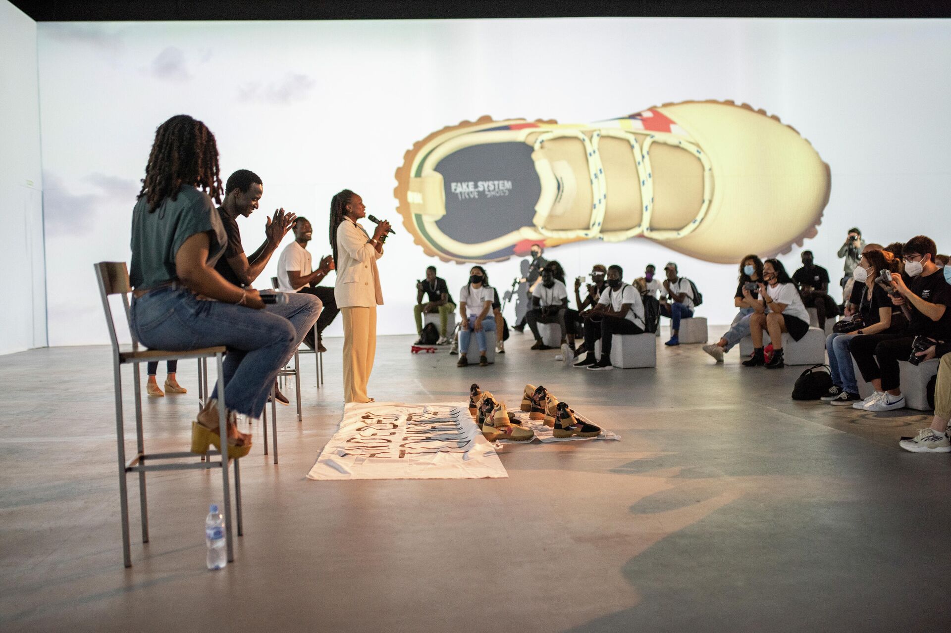 Presentación de colección de calzado de Top Manta en Barcelona, España - Sputnik Mundo, 1920, 11.06.2021